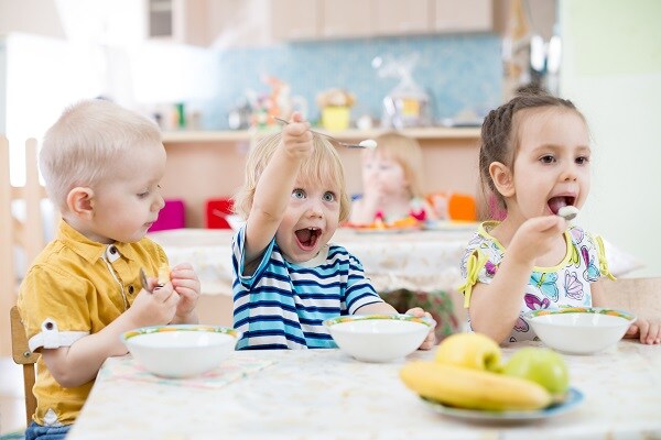 Was unsere Kinder für eine ausgewogene Ernährung brauchen